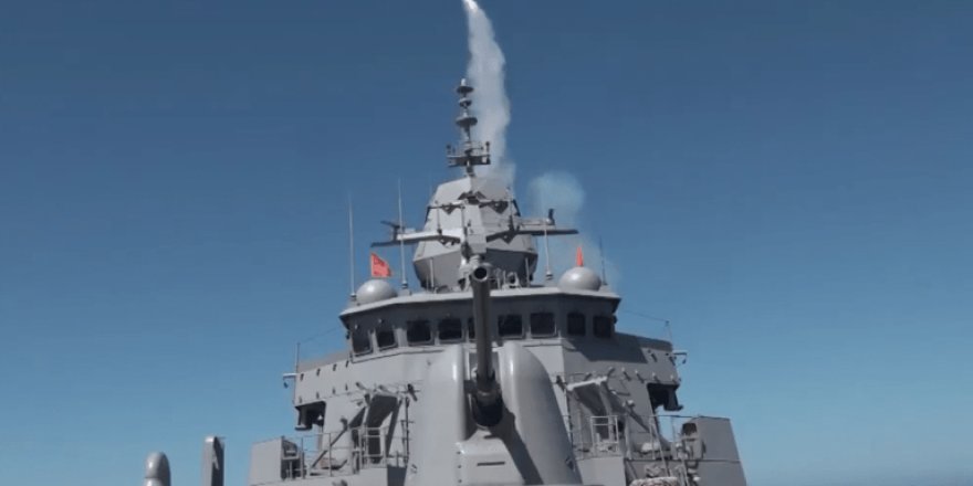 HMAS Arunta fires first ESSM missile