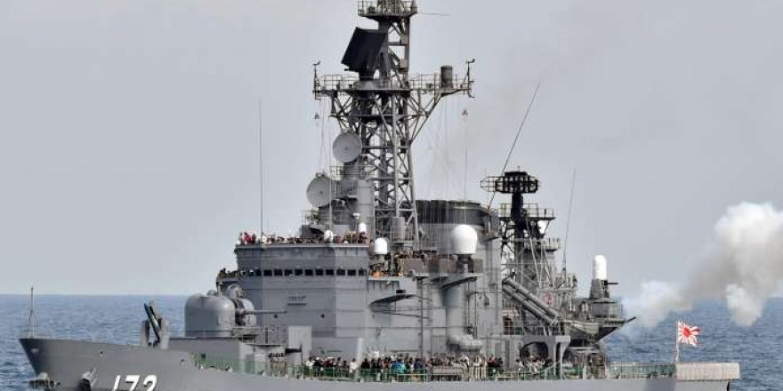 Japanese destroyer and Chinese fishing boat collided