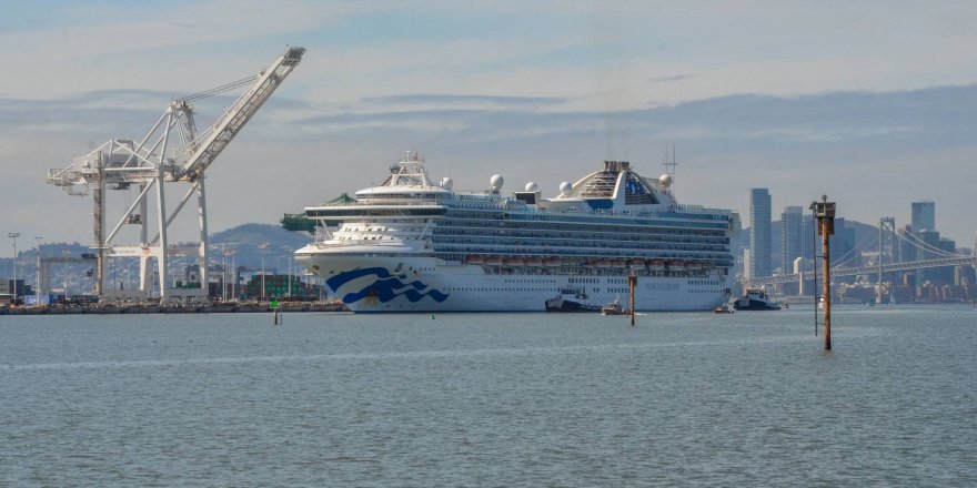 Three cruise ships dock in Oakland