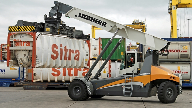 New Liebherr LRS 545 Reachstacker for Dublin