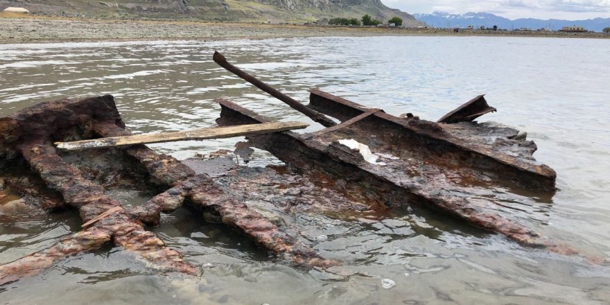 Storm exposes 100-year-old shipwreck in the Great Salt Lake