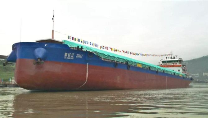 First hybrid inland ship of China started operations