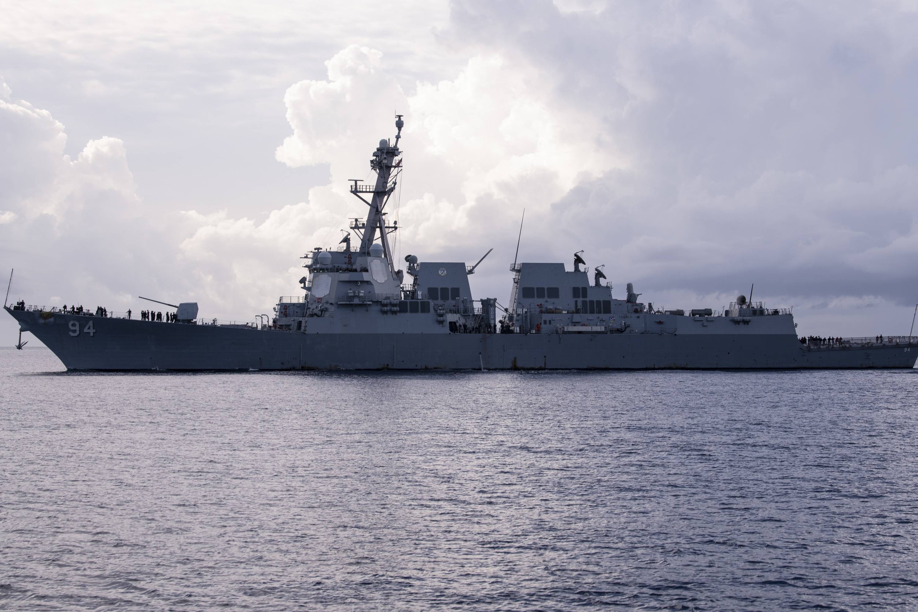 US warship sails near Venezuela after arriving of Iranian ships