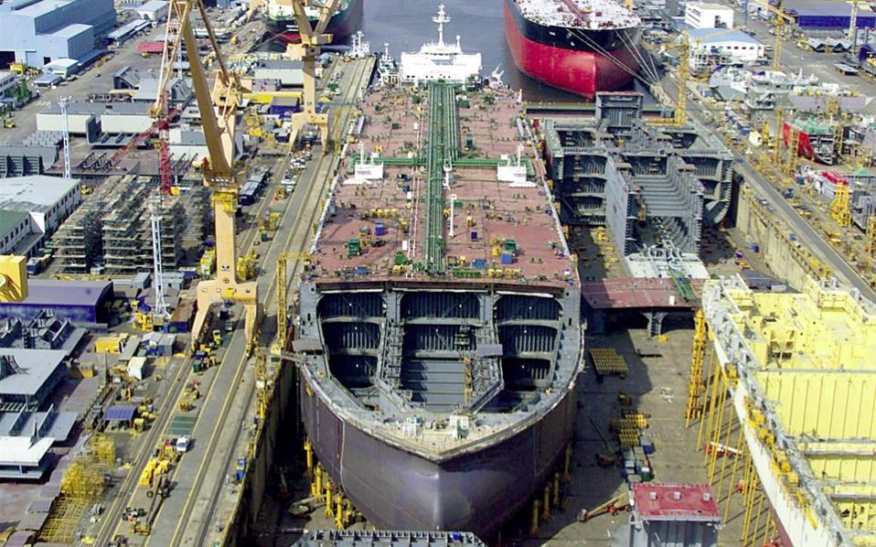 Korean Shipbuilders work on eco-friendly ships