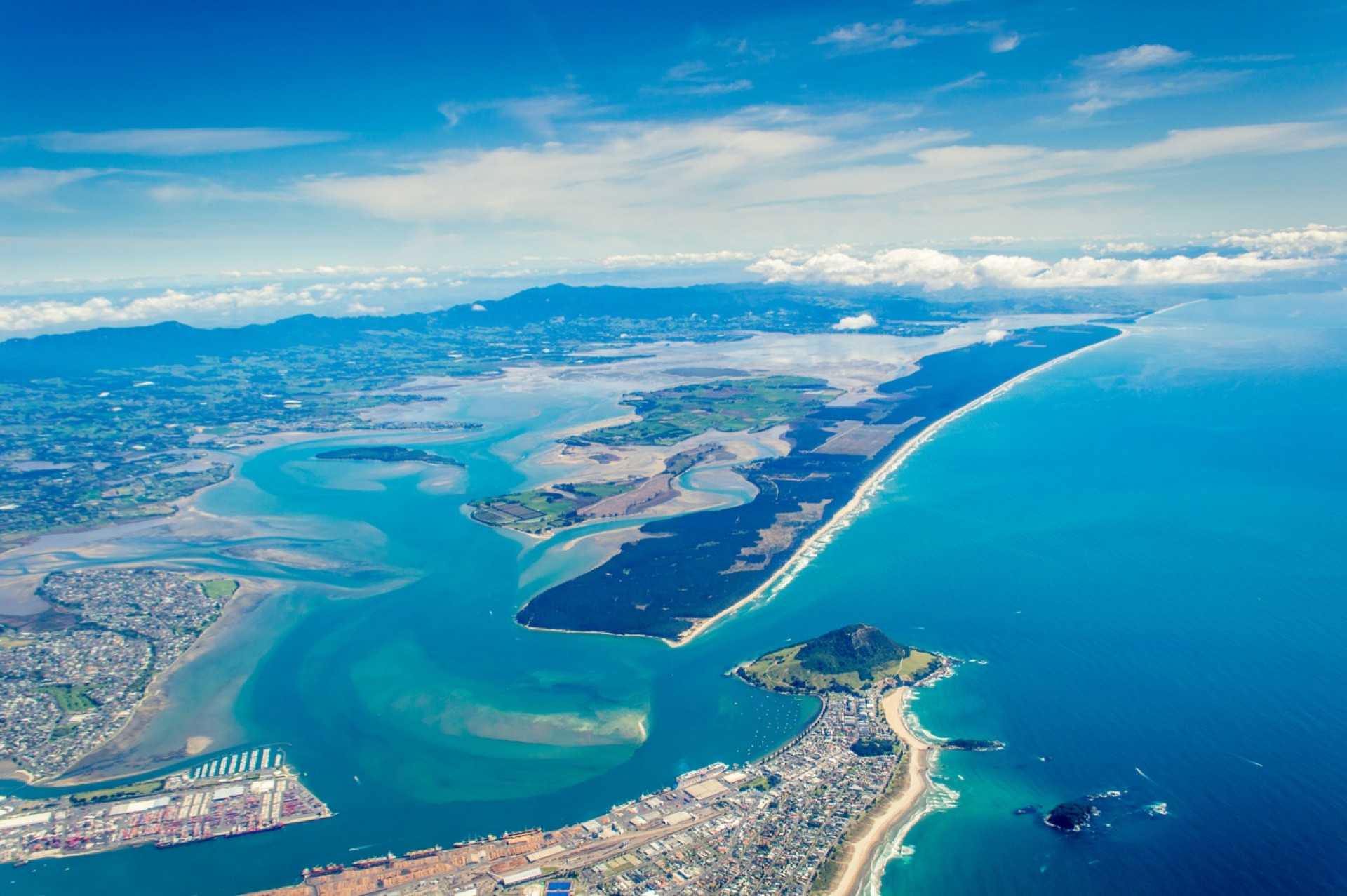 Log carrier loses power off the coast of New Zealand