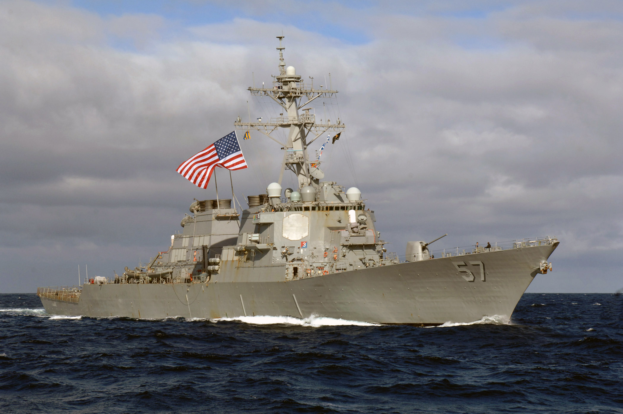 US Warship helps distressed sailing vessel