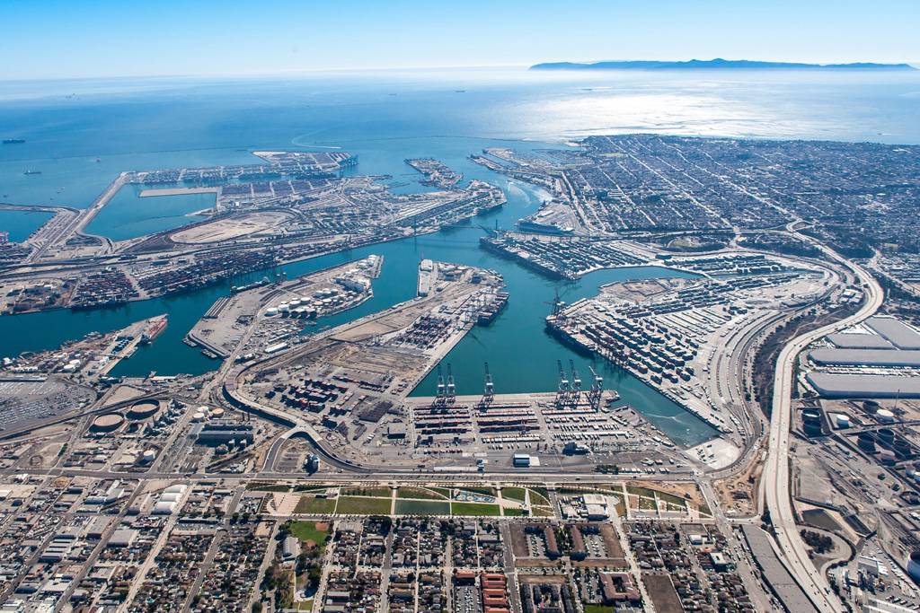 Los Angeles Port to use zero-emissions top handlers