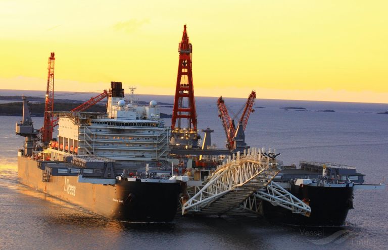The largest construction vessel calls at North Sea Port