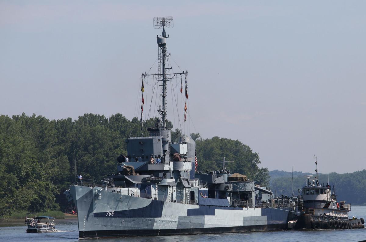 WWII destroyer to transit New York's Hudson River