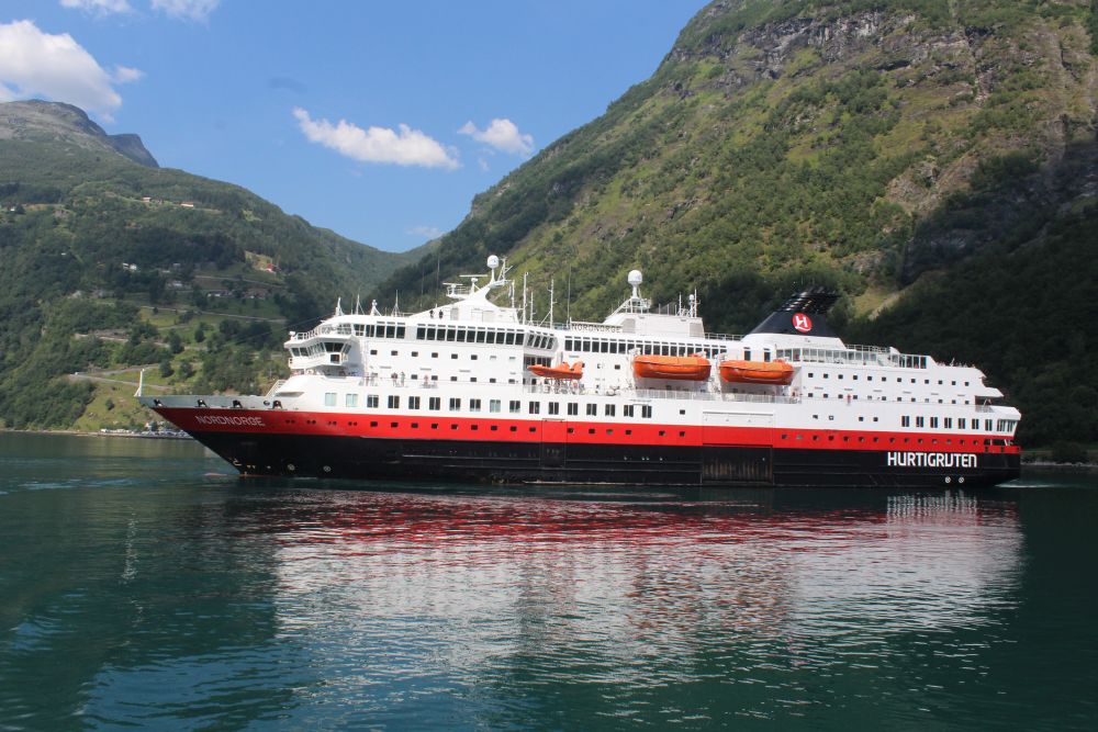 Hurtigruten cancels its Antarctica departures