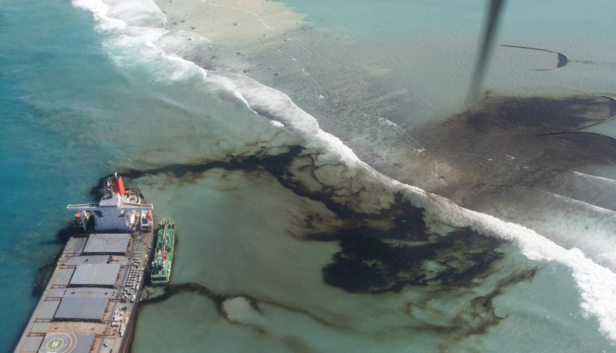 Mauritius oil spill to be cleaned up by January