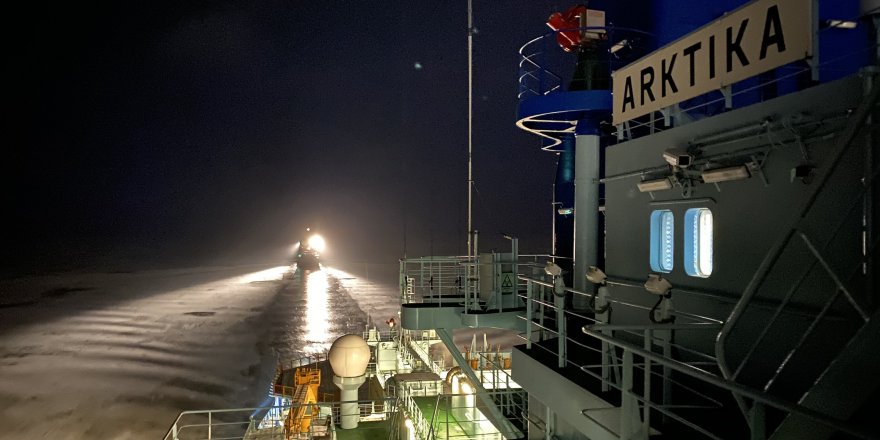 The Arktika icebreaker completes its first task in the Northern Sea Route