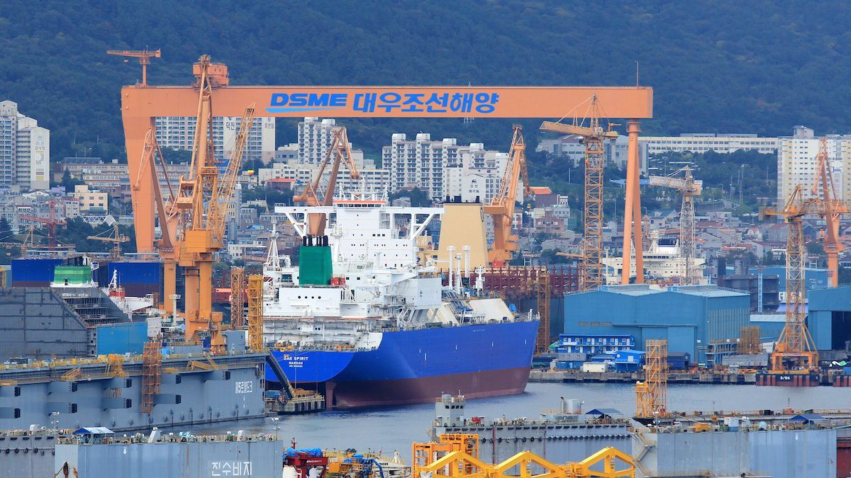 Daewoo revealed a contract termination for 6 containerships