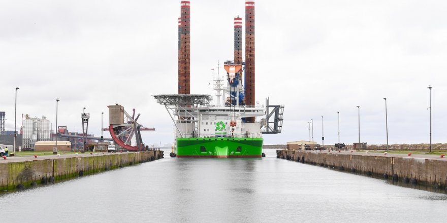 Wind turbine jack-up Sea Installer completes eight-day stopover at Damen Shiprepair Dunkerque