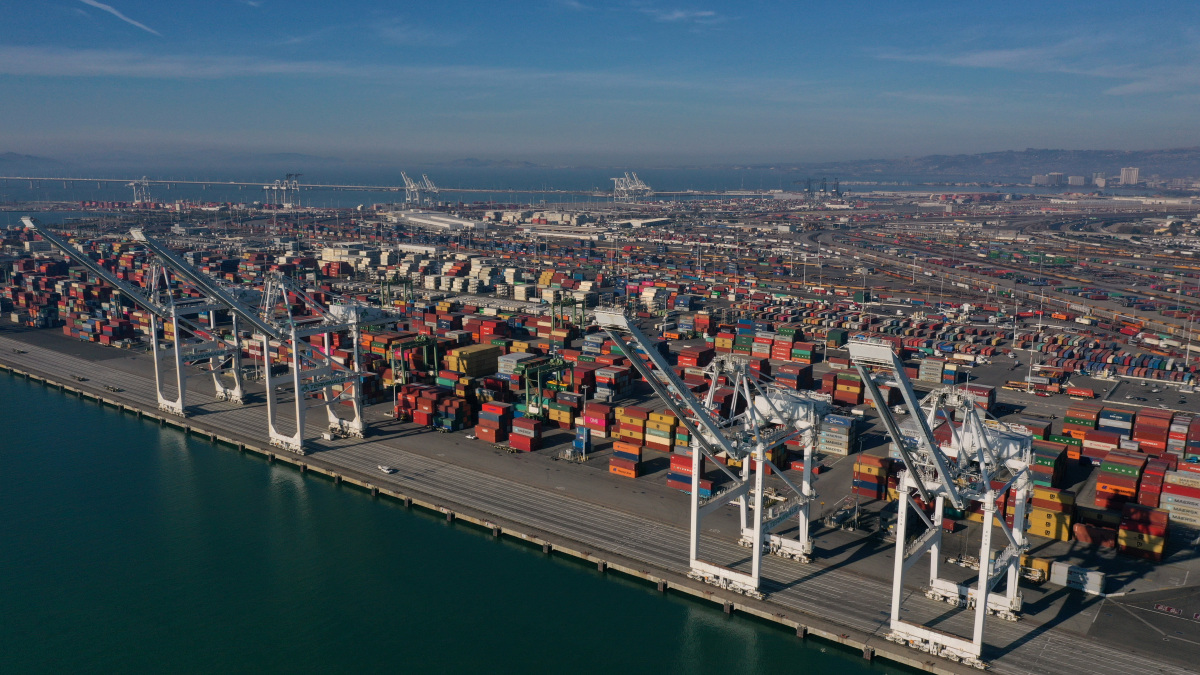 Oakland Port welcomes first call Asia service of CMA CGM