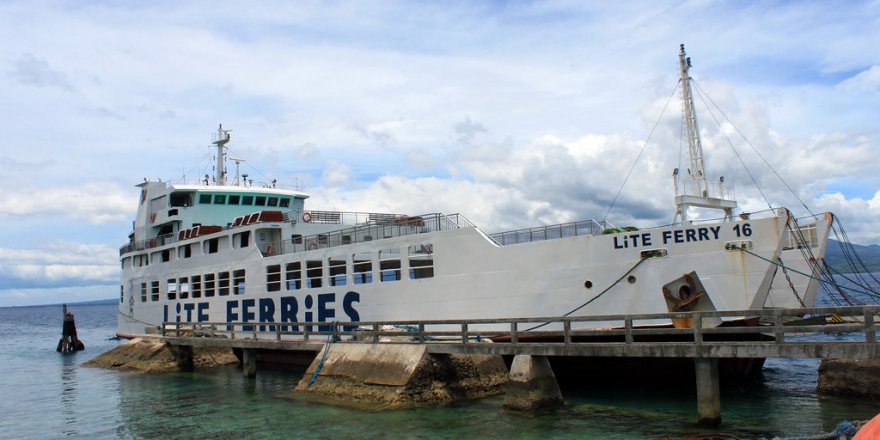 Ferry burned out in Philippines, 24 passengers still missing