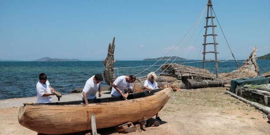 Primitive Boat by using a technique applied in Neolithic Period