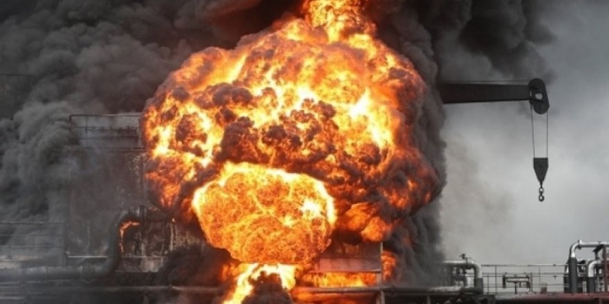 Fire on oil tankers at Port of Ulsan, South Korea