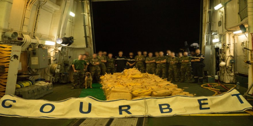 French Frigate Courbet Seized 3,534kg of drugs at the Gulf of Oman