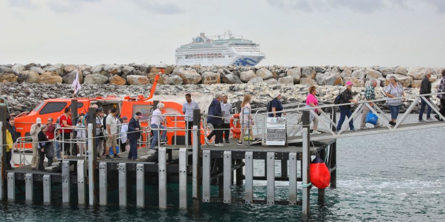 Princess Cruises’ ship returns to Australian island after bushfire emergency