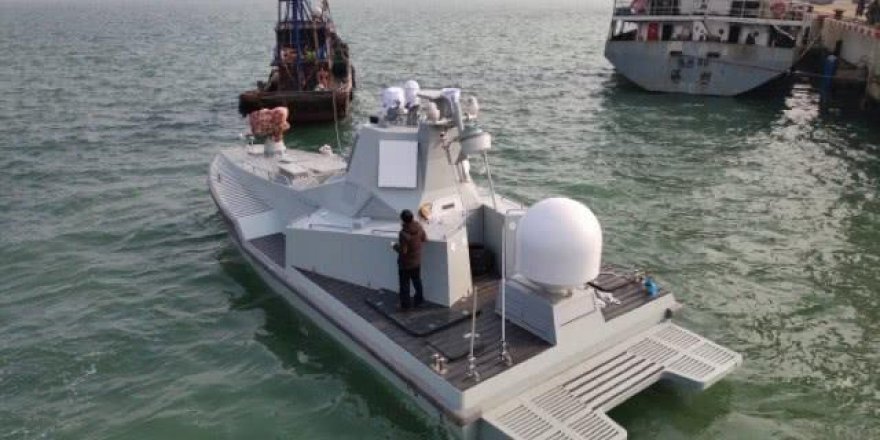 Chinese unmanned mini-destroyer in sea trials