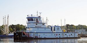 Metal Shark Delivers Towboat to FMT