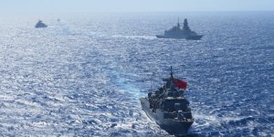 Hellenic and Turkish Navies hold drills in Aegean Sea