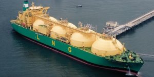 Shell Tankers signs charter contracts for six LNG carrier