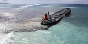 Most oil from damaged bulker Wakashio pumped off