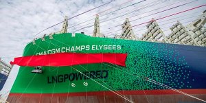 Largest LNG-powered containership reaches Dunkirk