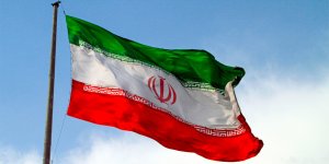 Iranian boxship Shahraz refloated off Batam