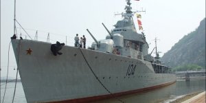 Chinese Navy Type 052D guided-missile destroyer visits Japan