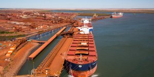 China iron ore port stocks continues to fall as port inventory rises