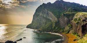 Jeju tourism industry hit hard by coronavirus